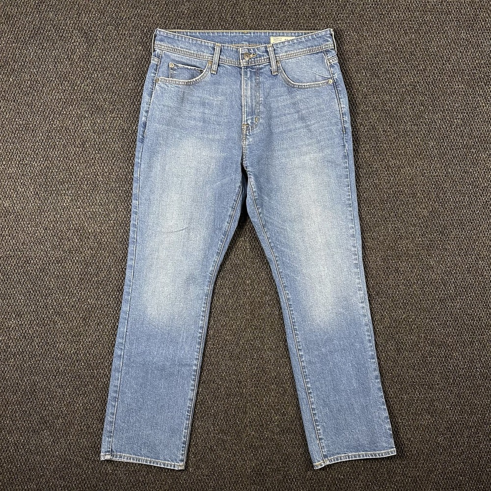 Cremieux Men's Jeans 32x30 Relaxed Straight Light Wash Denim Stretch (Fit 32x29)